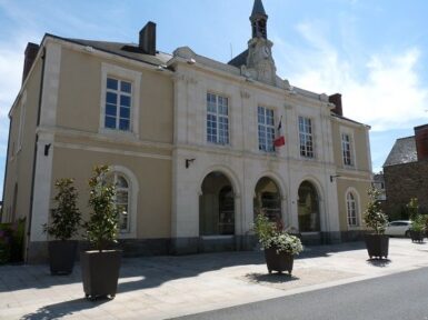 Facade de la mairie de Bain de Bretagne